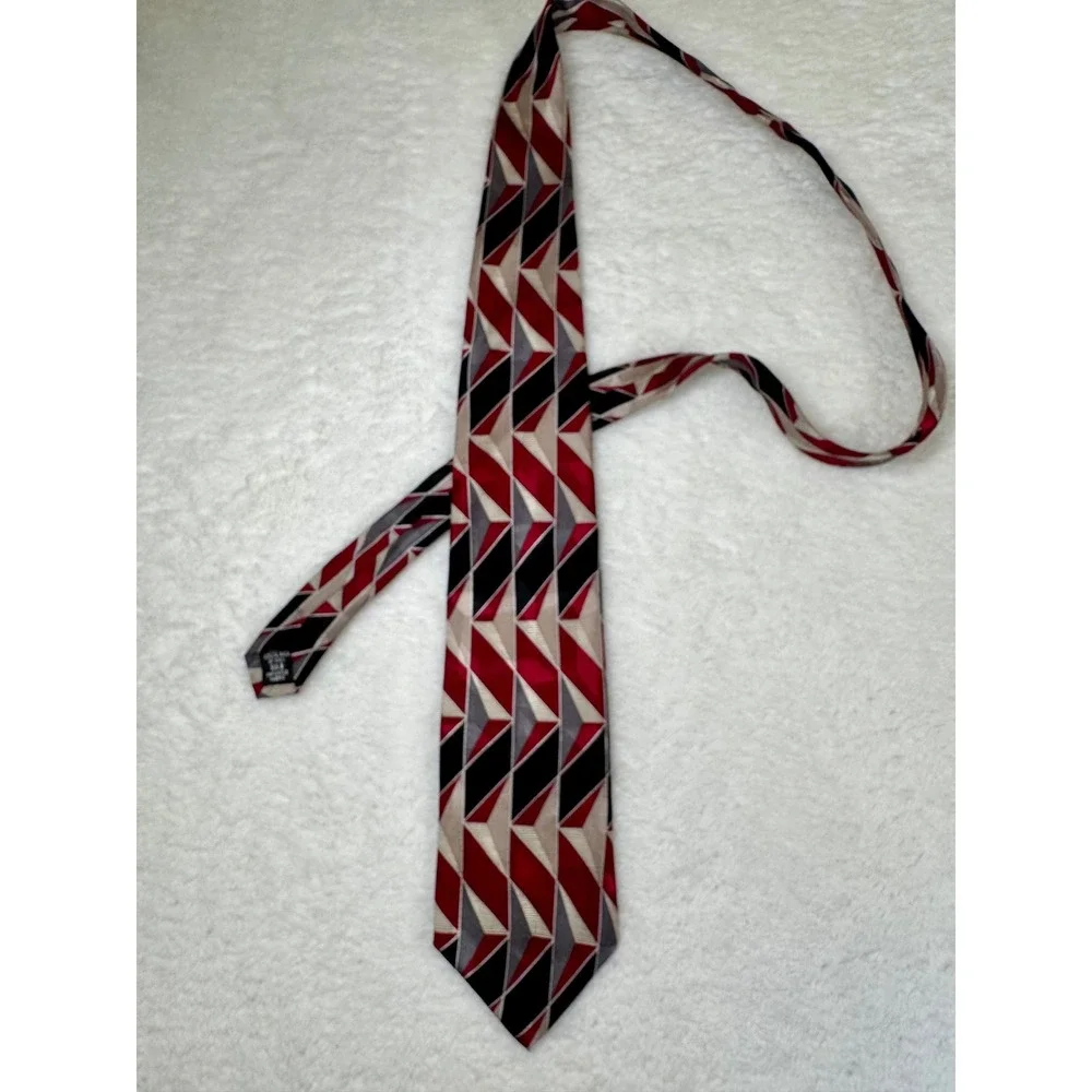 Colours by Alexander Julian Necktie Red Black Geometric Silk 3.25